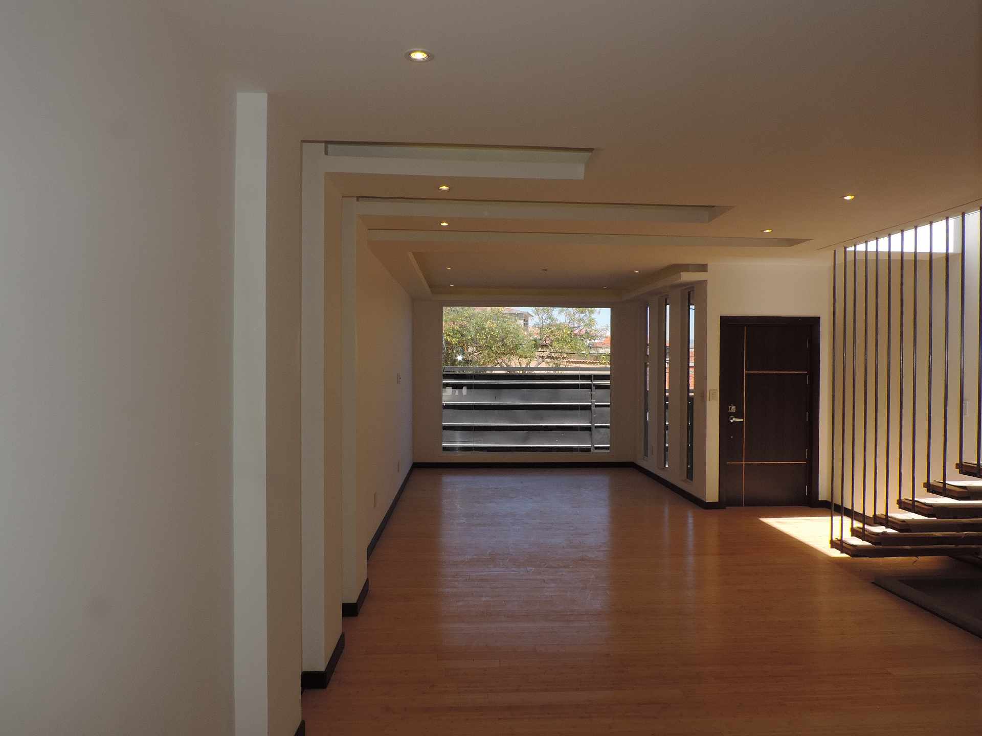 Casa Calle 4 y 7 Urbanización El PEDREGAL - Zona Alto Calacoto (Final Av. Costanera) Foto 13