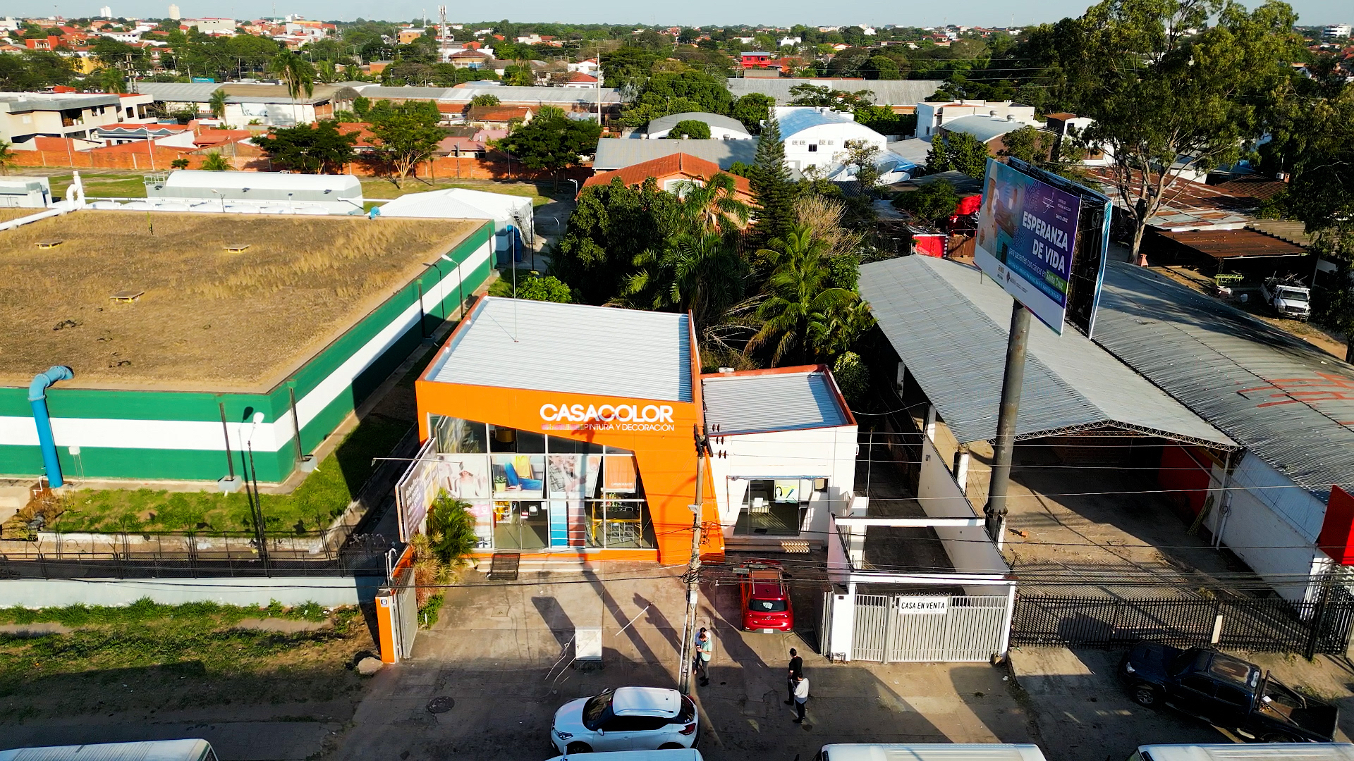 Casa en Entre 4to y 5to anillo Sur en Santa Cruz de la Sierra 5 dormitorios 5 baños 8 parqueos Foto 1