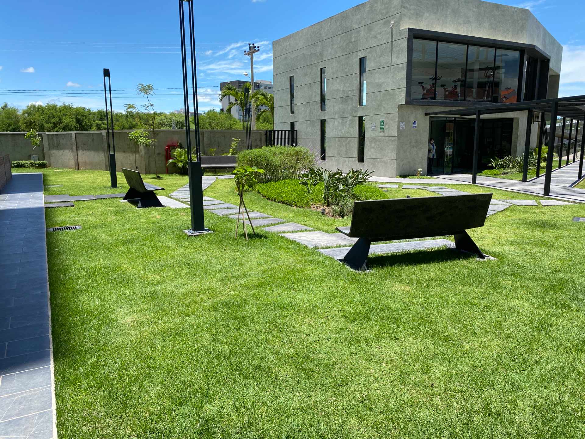 Departamento en AlquilerEdificio Triii. Av. Canal Pedro Velez entre 7mo y 8vo anillo.  3 dormitorios 2 baños 1 parqueos Foto 11