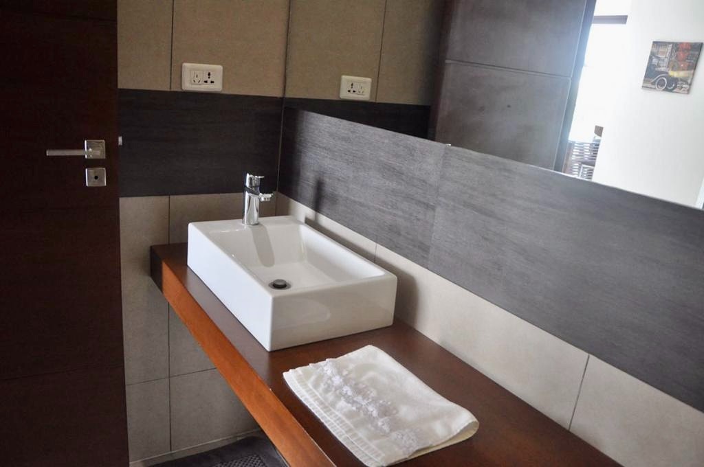 Departamento en AlquilerNorte Av. Banzer y 6to anillo 4 dormitorios 3 baños 1 parqueos Foto 7