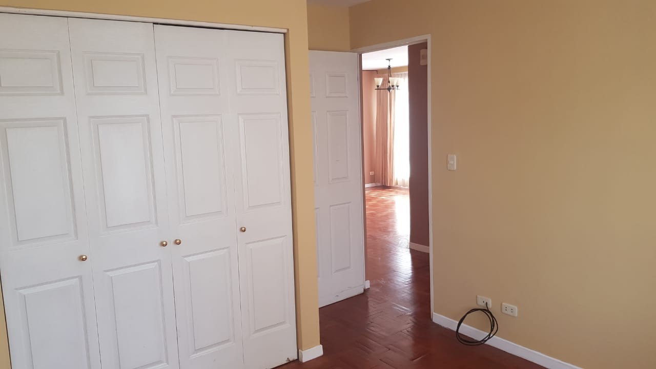 En Alquiler a $us 300 Foto 5