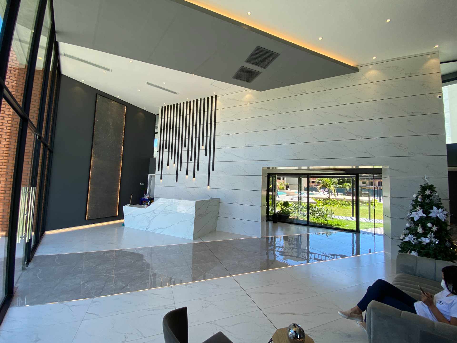 Departamento en VentaEdificio Triii, Zona Norte (Remanso) Av. Canal Pedro Velez entre 7mo y 8vo anillo. Foto 16