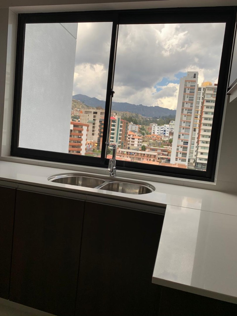 Departamento en Calacoto en La Paz 3 dormitorios 3 baños 1 parqueos Foto 26