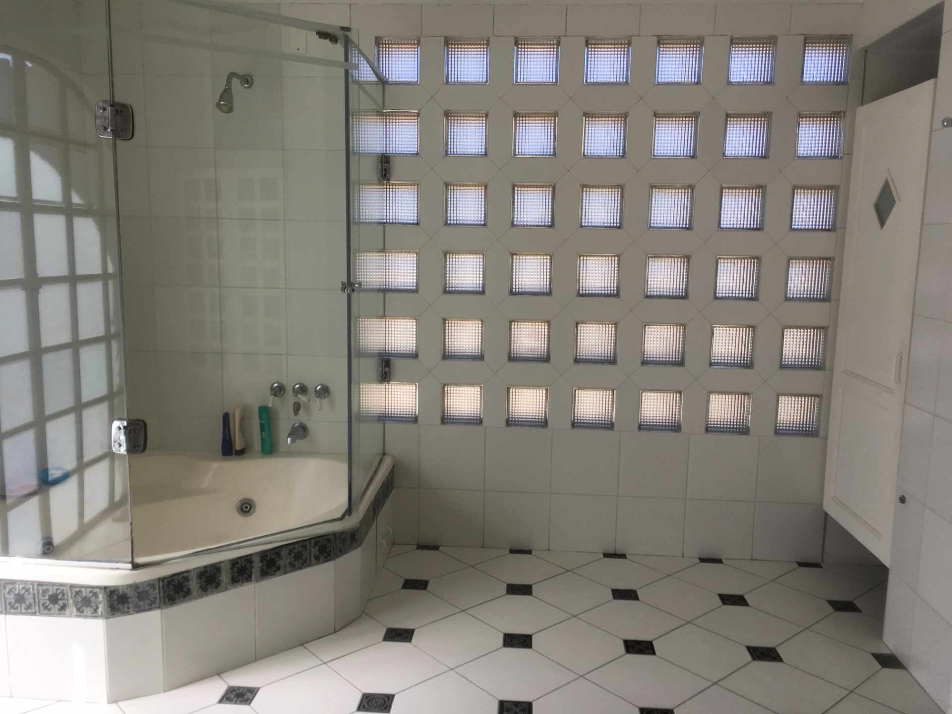 Casa en AlquilerCalle 10 Calacoto 4 dormitorios 4 baños 2 parqueos Foto 22