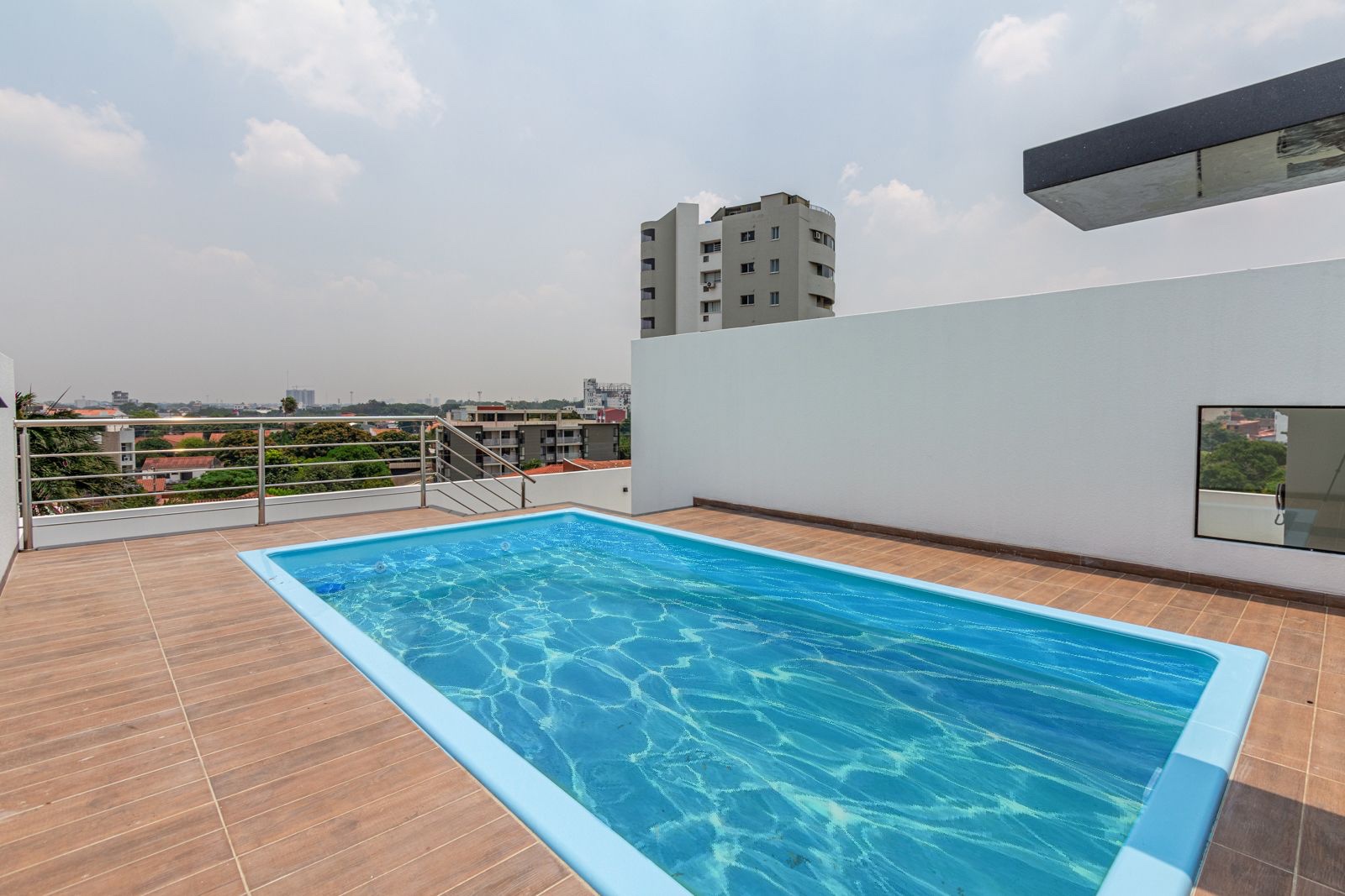 Departamento en Entre 2do y 3er anillo Norte en Santa Cruz de la Sierra 1 dormitorios 2 baños  Foto 15