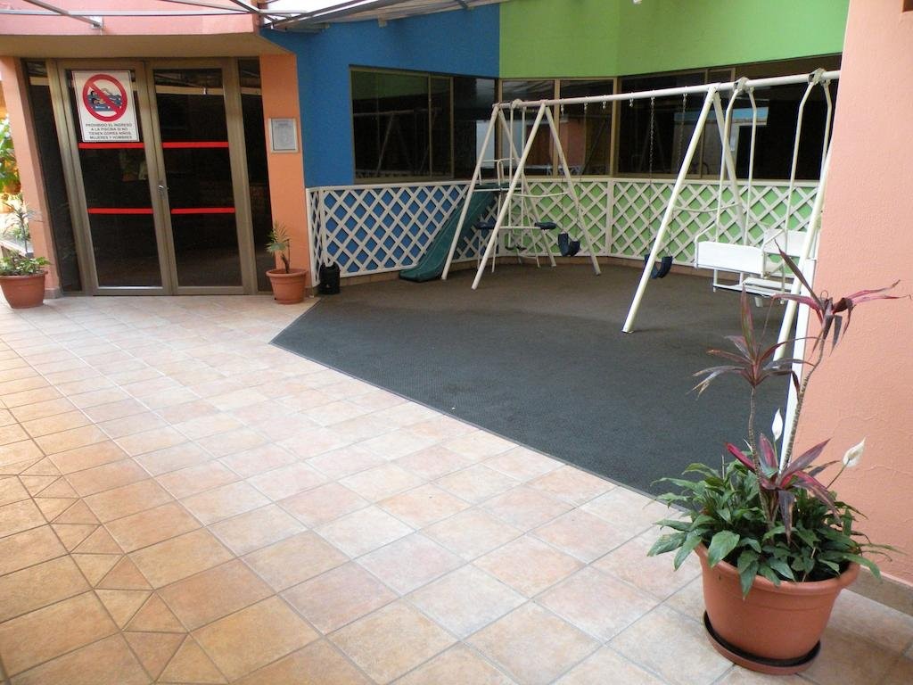 Departamento en VentaEdificio Torres del Sol, Av. Ballivian 838 entre Oruro y Ramón Rivero 2 dormitorios 3 baños 1 parqueos Foto 47