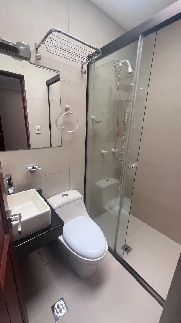 Departamento en AlquilerIrpavi, calle Altamirano  2 dormitorios 3 baños 1 parqueos Foto 13