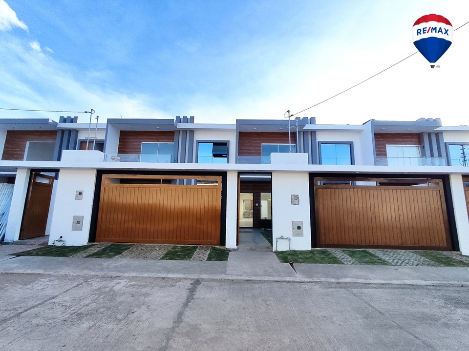 Casa en VentaZona Norte, 7mo Anillo. 4 dormitorios 3 baños 2 parqueos Foto 2