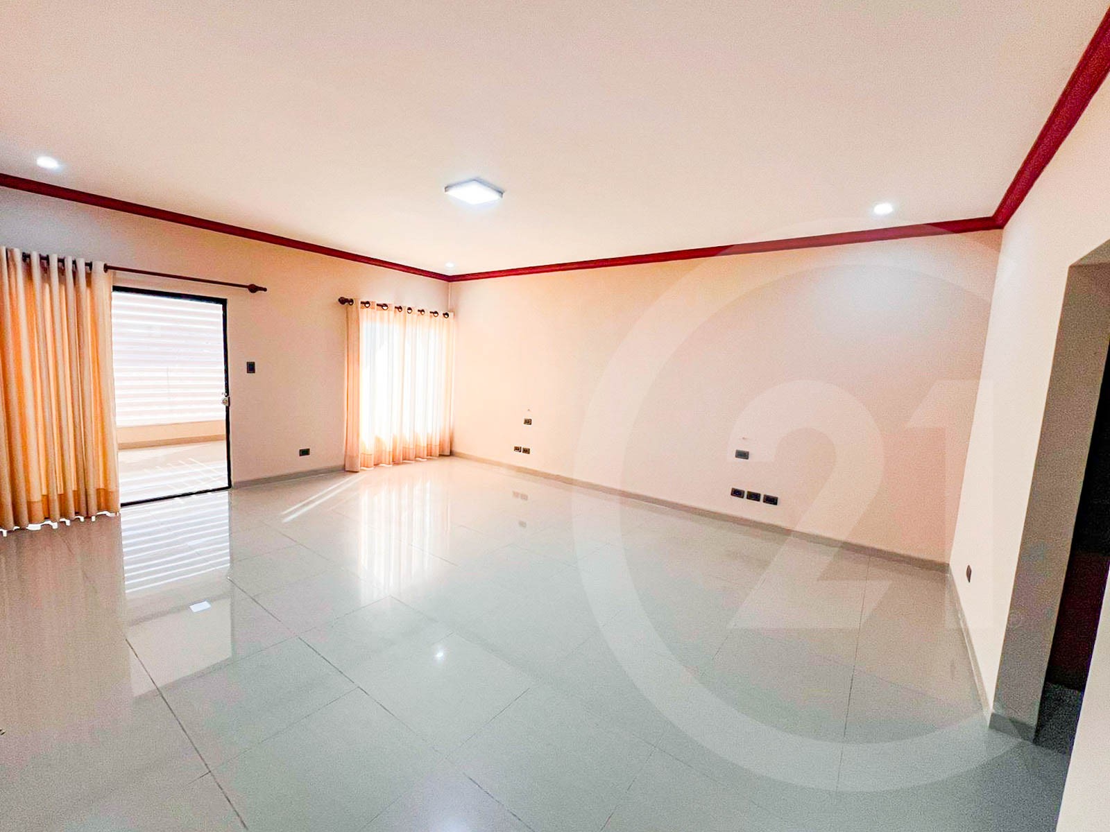 En Venta a $us 290,000 Foto 3