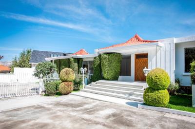 8aa812ac41e8e731aa92235361a52715917711