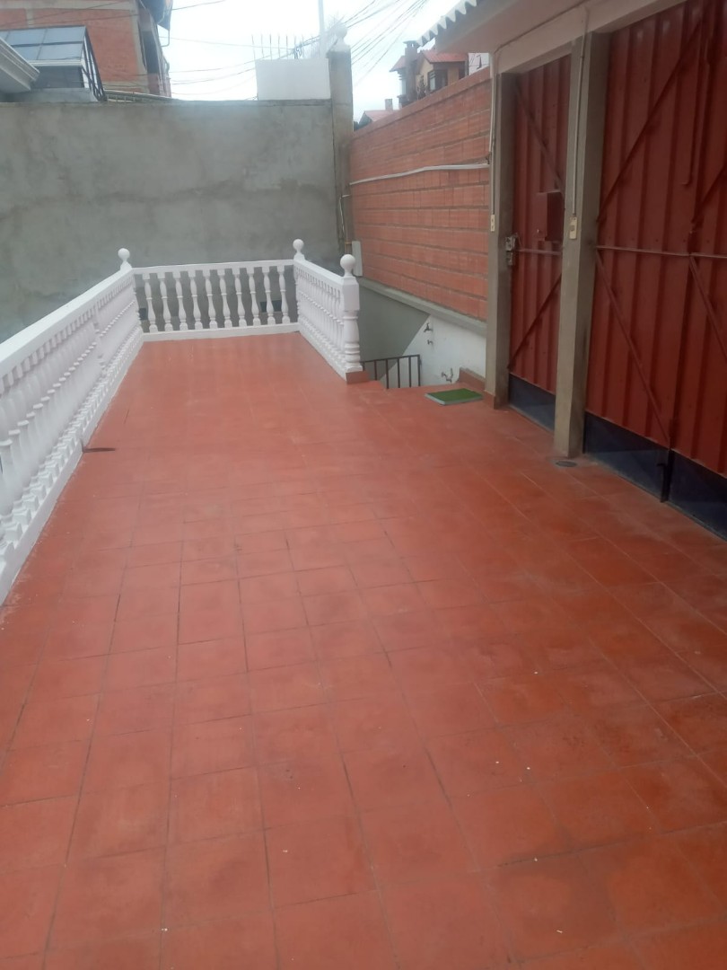 Casa en Cota Cota en La Paz 5 dormitorios 6 baños 2 parqueos Foto 22