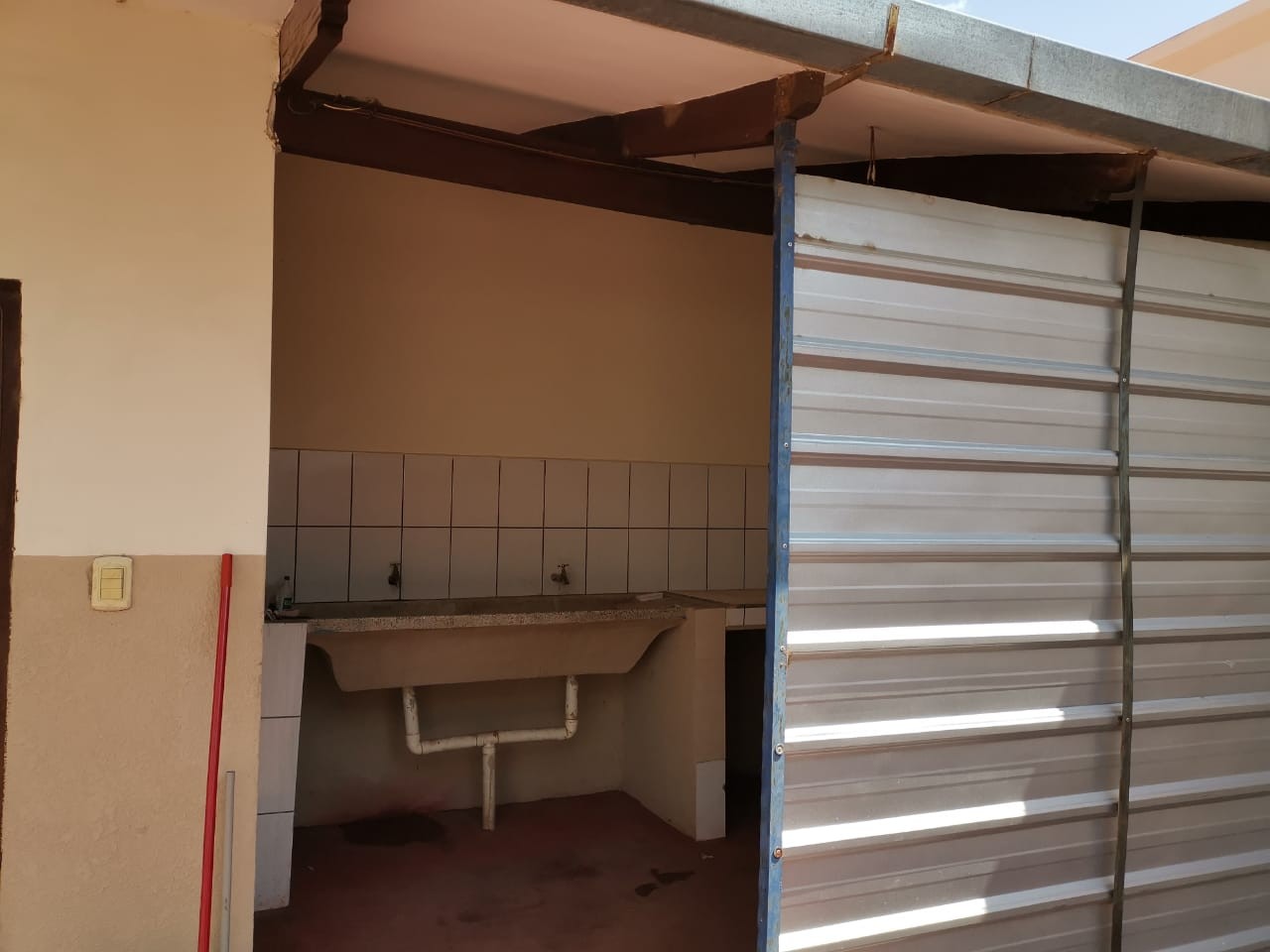 Casa en VentaAVENIDA LA CAMPANA  UNA CUADRA ANTES DEL 8VO ANILLO Y DOS CUADRAS DEL MERCADO LA CAMPANA Foto 5