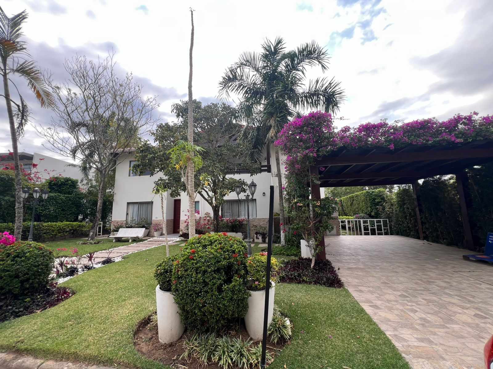 Casa en AlquilerCONDOMINIO JARDINES DL URUBO I Foto 6