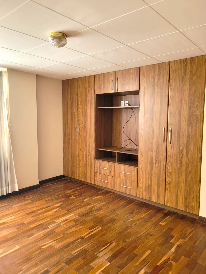 Departamento en AlquilerDEPARTAMENTO EN ALQUILER SOPOCACHI - INMEDIACIONES PLAZA ESPAÑA - SIN MUEBLES Foto 6