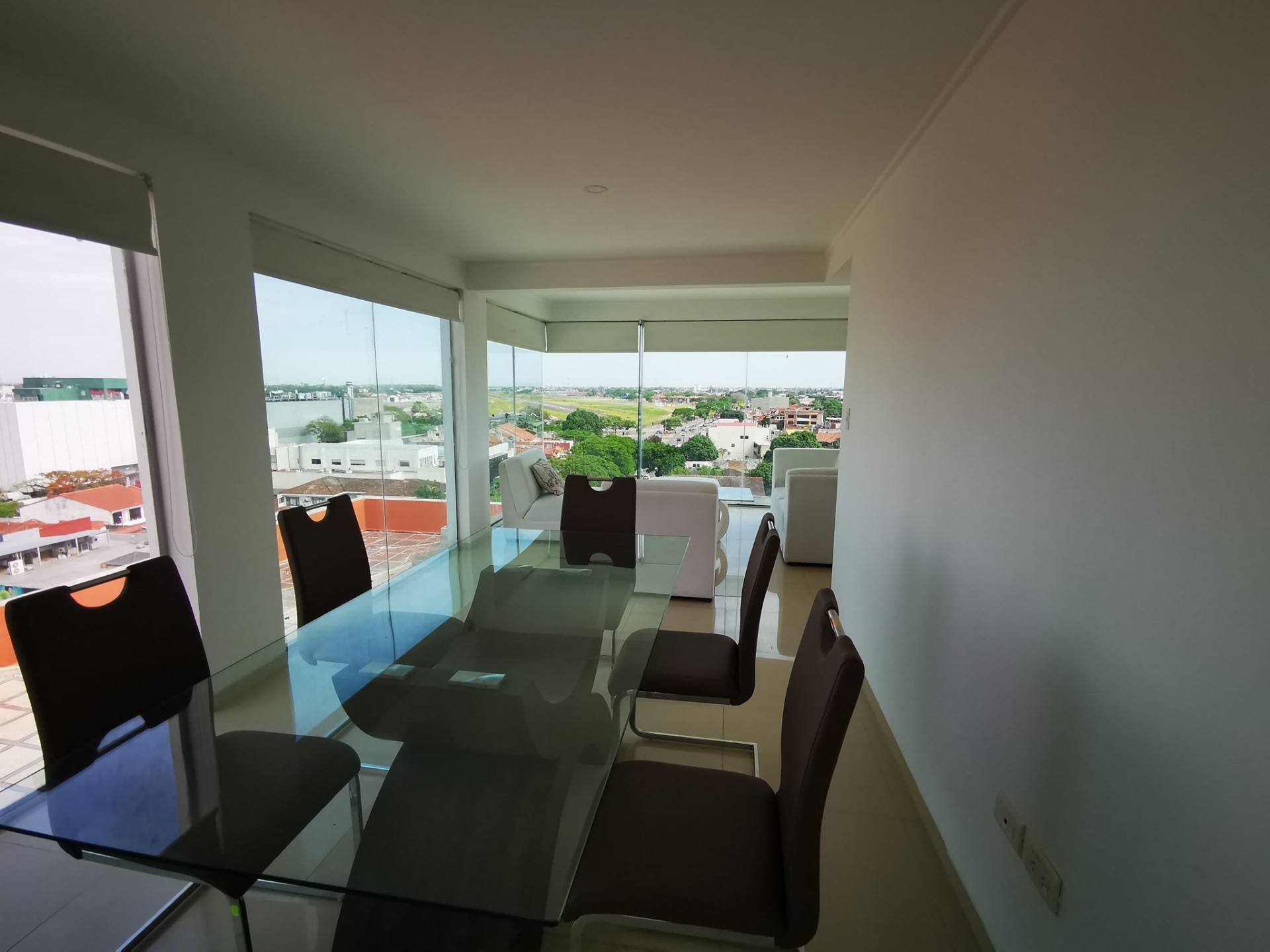 Departamento en VentaAv. Velarde esquina Ana Barba Foto 3