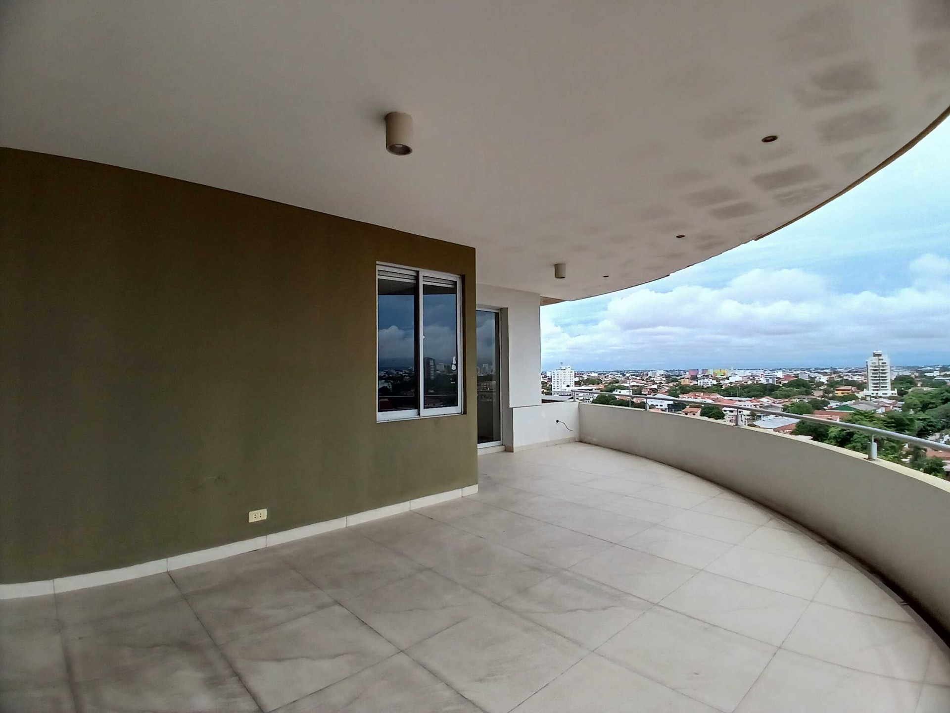Departamento en AlquilerCOND. CURUPAU SOBRE AV. PARAGUA CASI 2º ANILLO 4 dormitorios 4 baños 1 parqueos Foto 9