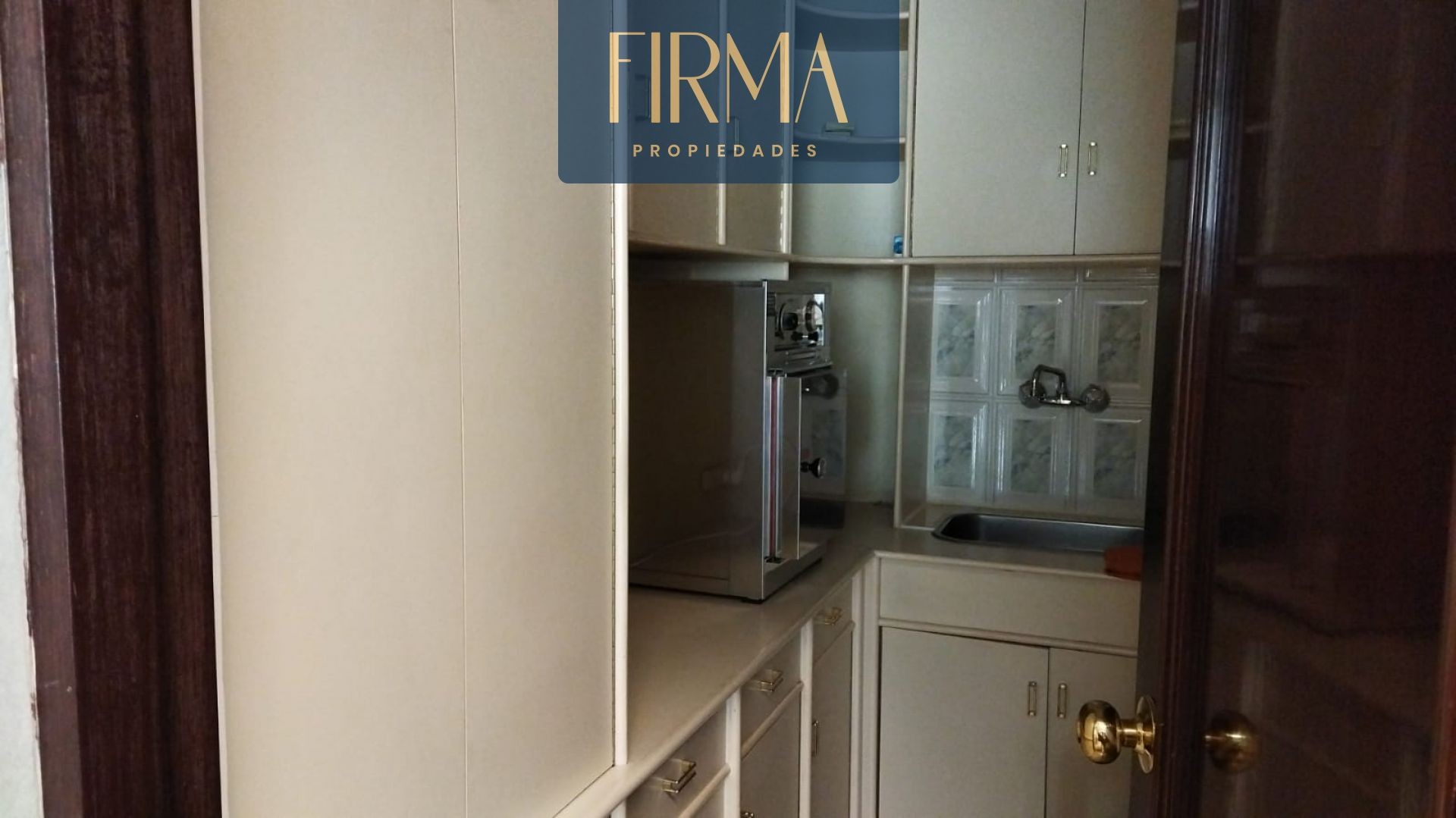 Oficina en AlquilerSAN MIGUEL CONSULTORIO DENTAL 2 dormitorios 1 baños 1 parqueos Foto 6