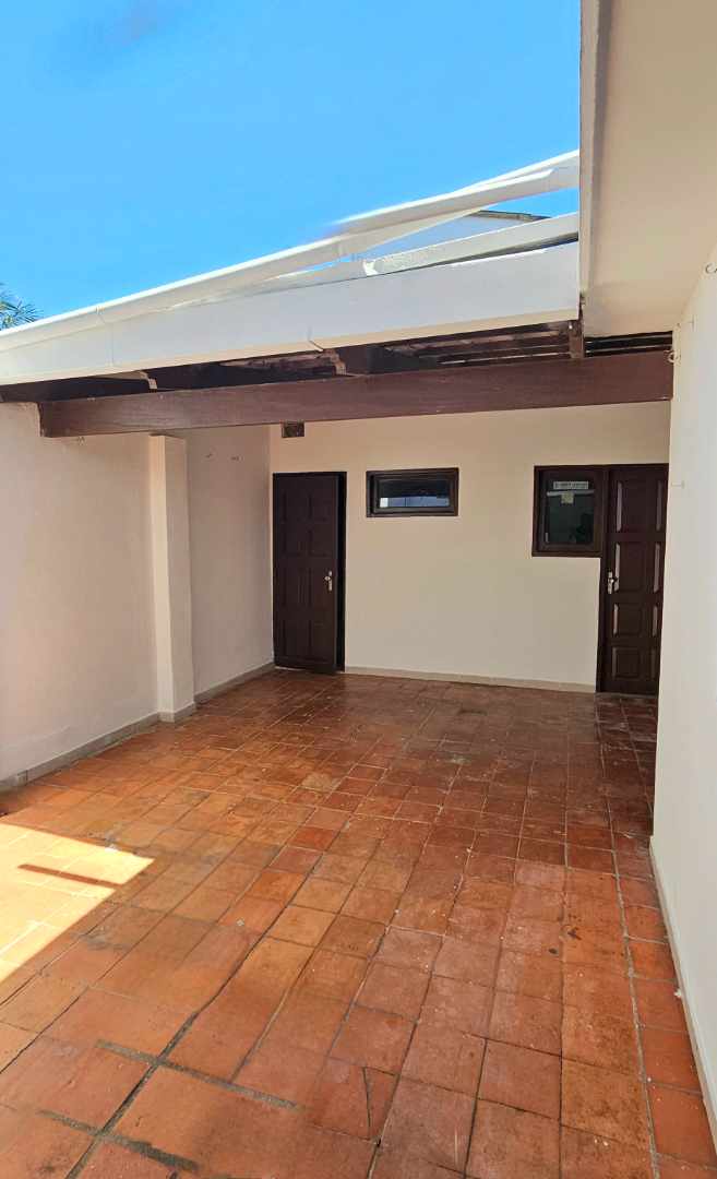 Casa Av. Roca Coronado 3er anillo- frente a la Feria exposición  Foto 17
