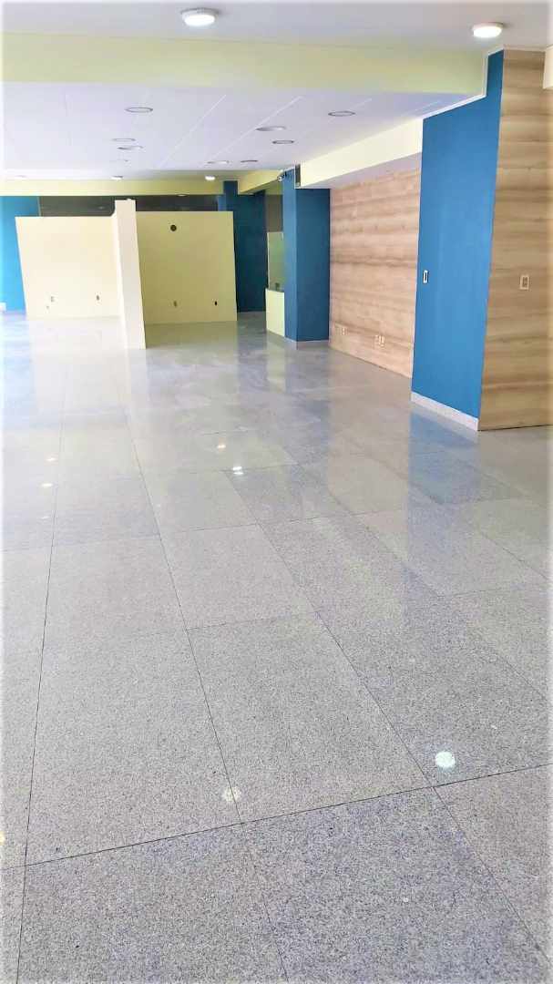 Local comercial LOCAL COMERCIAL - DA A LA CALLE  Foto 3