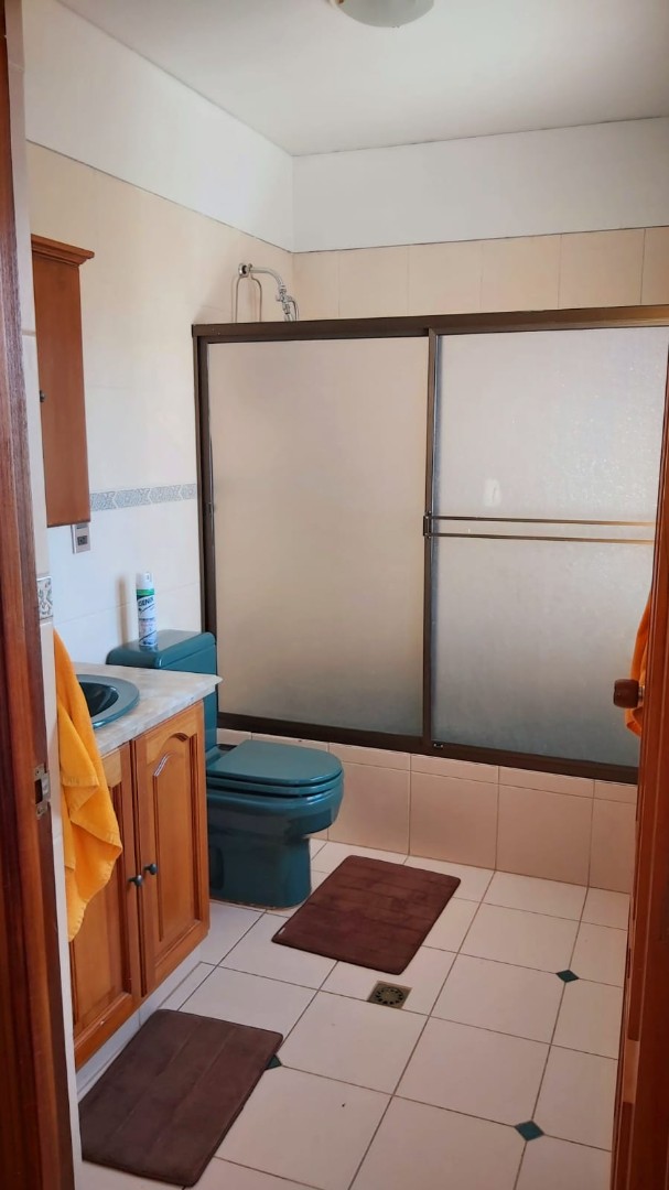 Casa en AlquilerELEGANTE CASA EN ALQUILER EN CALACOTO - IDEAL PARA EMBAJADAS 4 dormitorios 6 baños 4 parqueos Foto 17