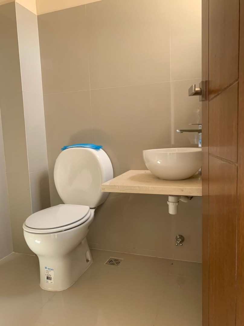 Casa en VentaCondominio Colonial Norte. Av. Bánzer km 8 1/2, atrás del Colegio Cambridge 3 dormitorios 3 baños 4 parqueos Foto 7