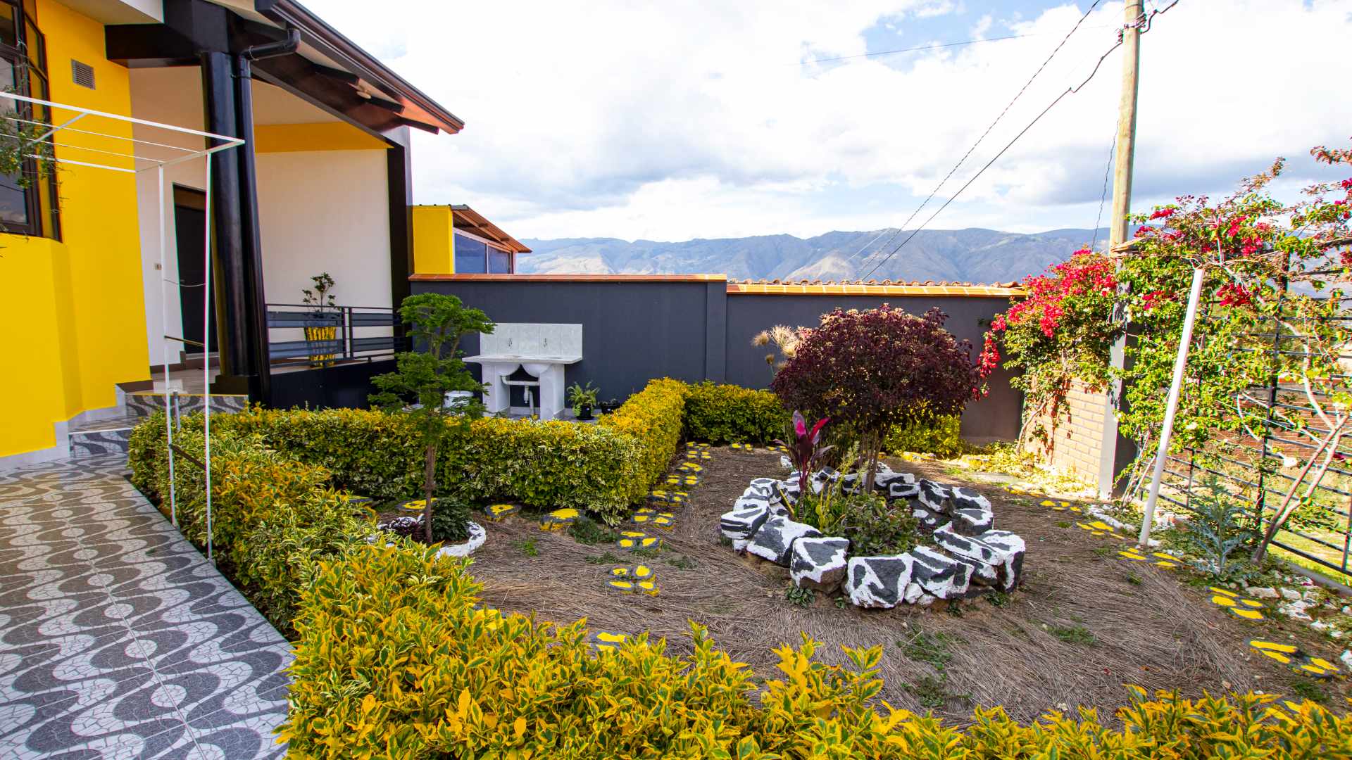 Casa en Sacaba en Cochabamba 3 dormitorios 3 baños 3 parqueos Foto 3