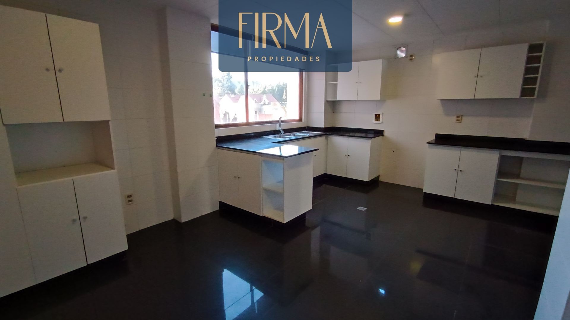 Departamento en VentaDEPARTAMENTO EN VENTA, COTA COTA 3 dormitorios 4 baños 1 parqueos Foto 8