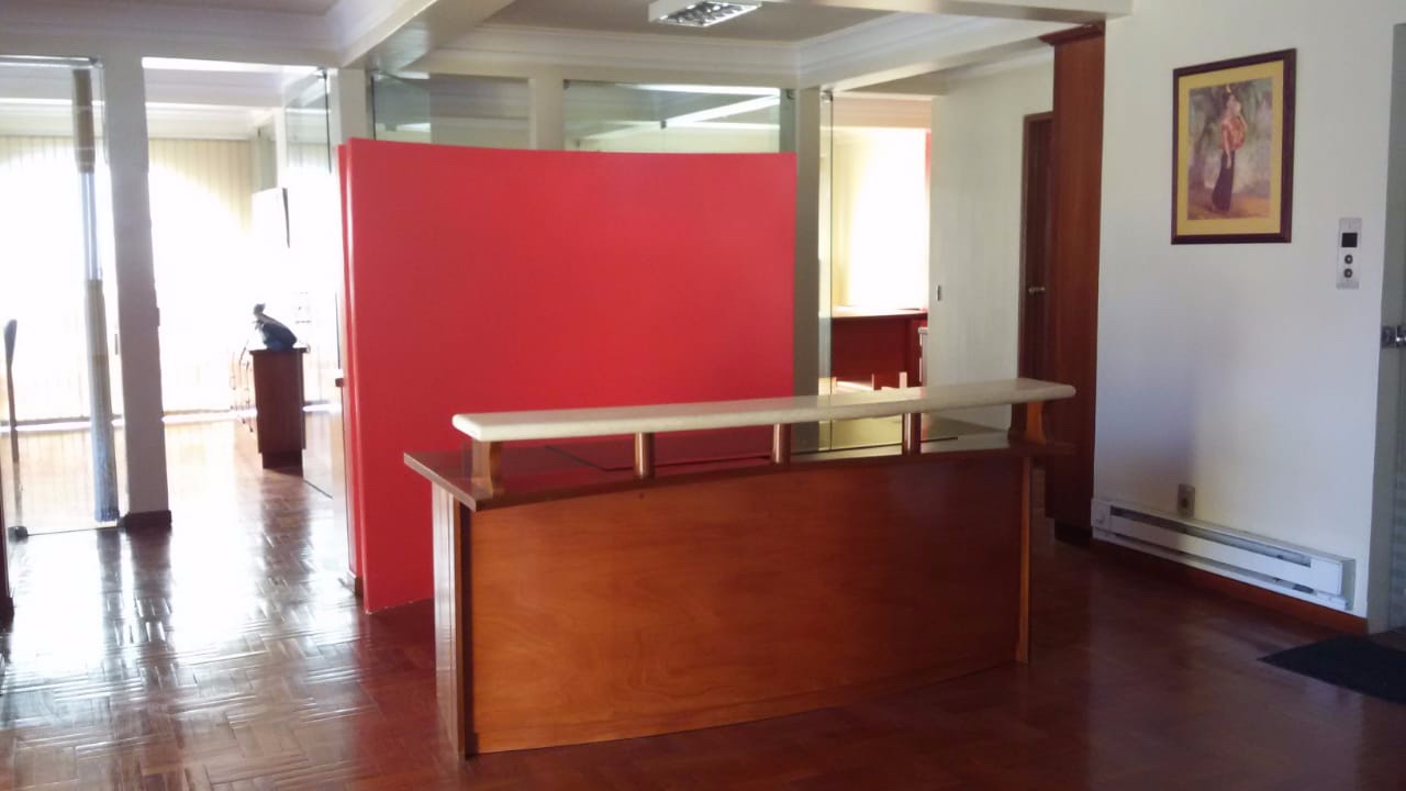 Oficina en San Jorge en La Paz 4 dormitorios 3 baños 1 parqueos Foto 1