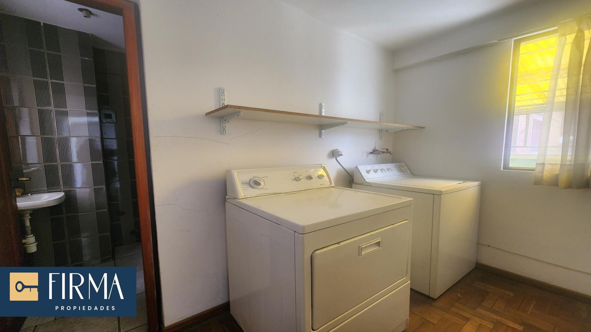 Casa en VentaEDIFICIO MULTIFAMILIAR EN VENTA, MIRAFLORES 12 dormitorios 12 baños 10 parqueos Foto 5