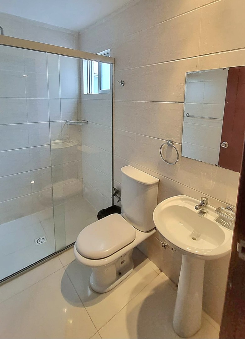Departamento en Entre 1er y 2do anillo Sur en Santa Cruz de la Sierra 2 dormitorios 2 baños 1 parqueos Foto 12