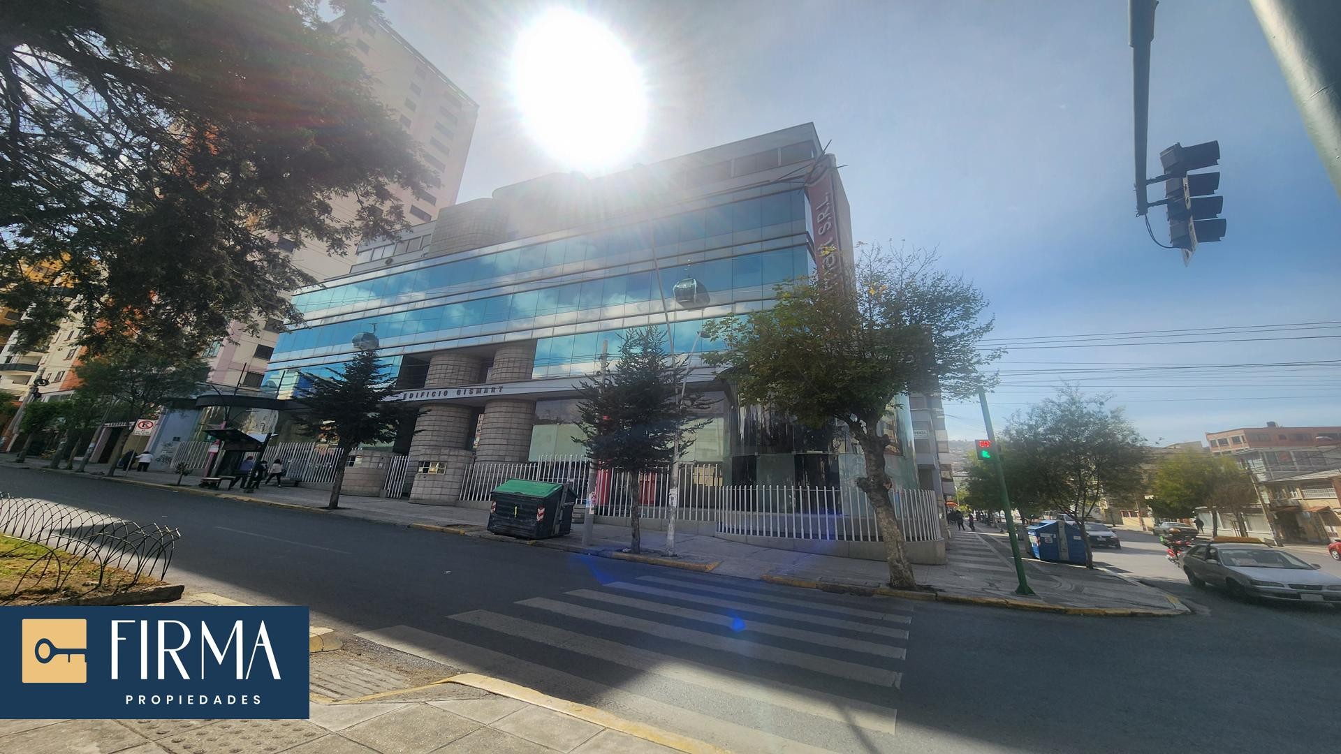 Edificio en Miraflores en La Paz 25 dormitorios 12 baños 10 parqueos Foto 1