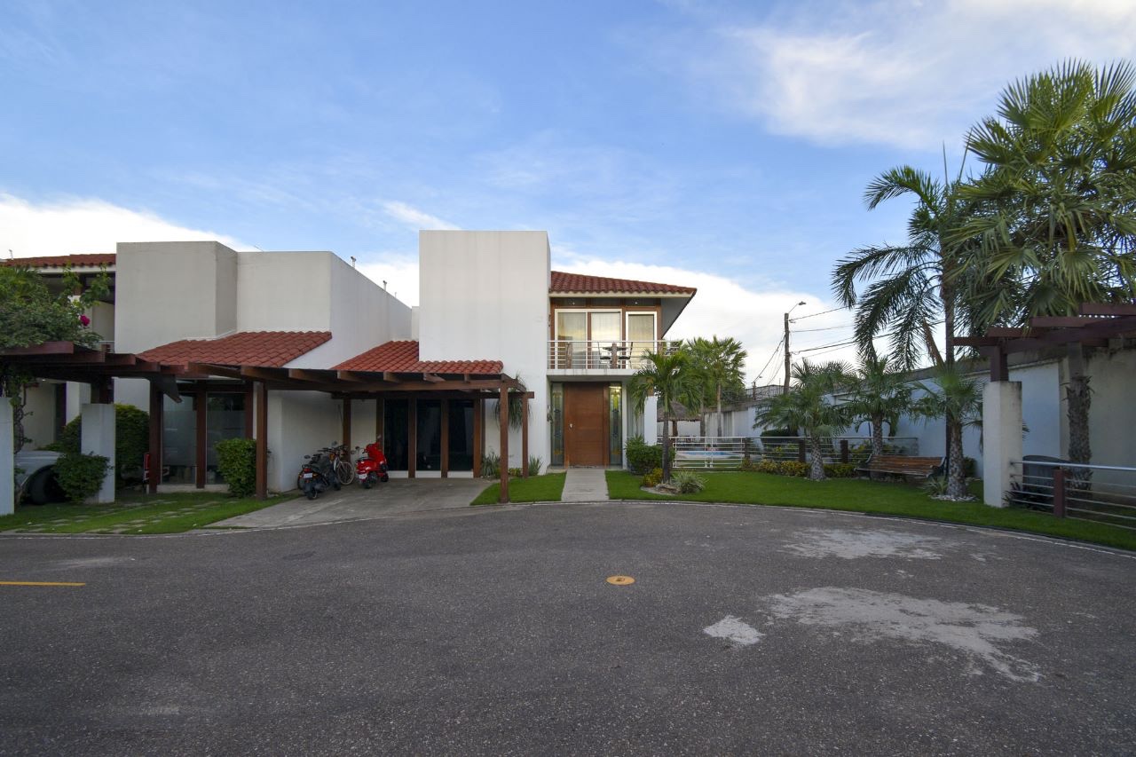 Casa en VentaCondominio villa Toscana, Av. Radial 27 , 5to anillo Foto 1