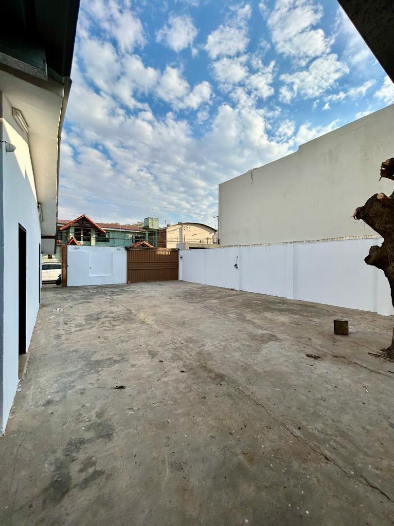Casa en AlquilerZona norte radial 27 entre 3er y 4to anillo Foto 8