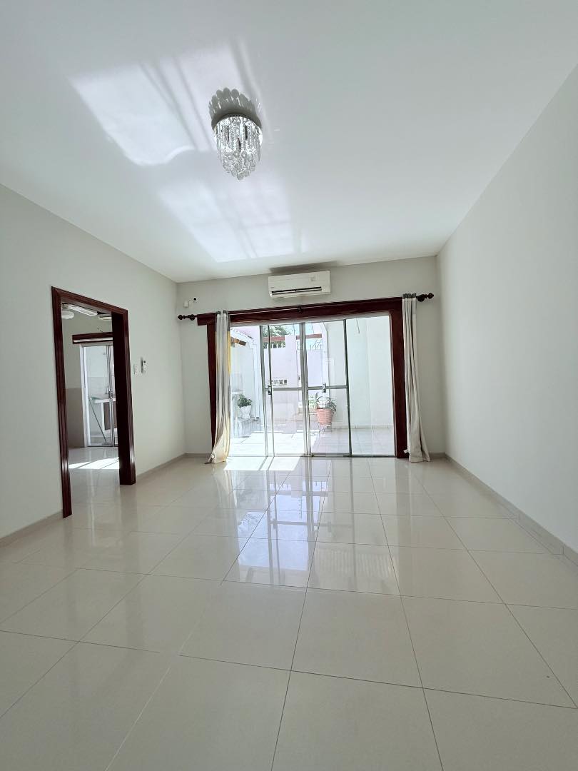 Casa en Urubó en Santa Cruz de la Sierra 4 dormitorios 3 baños 3 parqueos Foto 3