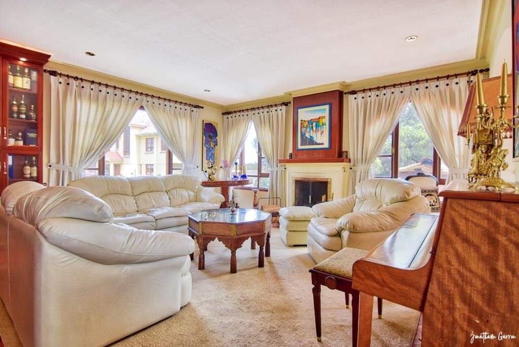 Casa en VentaCOTA COTA 4 dormitorios 5 baños 1 parqueos Foto 4