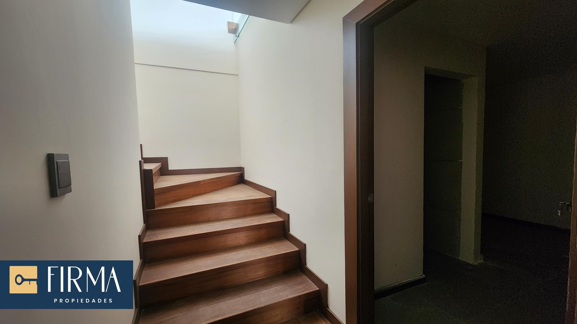 Departamento en VentaDEPARTAMENTO DUPLEX EN VENTA A ESTRENAR CON TERRAZA PRIVADA EN OBRAJES 4 dormitorios 5 baños 1 parqueos Foto 14