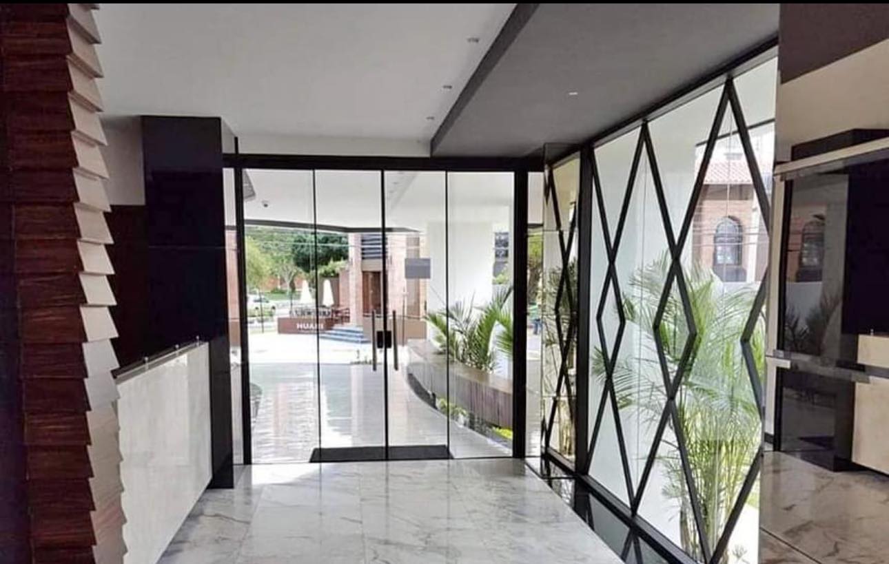 Departamento en VentaAv. La Salle ( Zona Equipetrol) Macororó 9 Foto 1