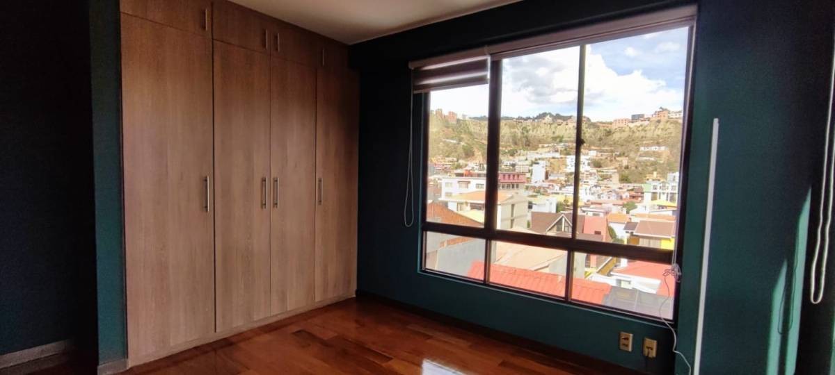 Departamento en Irpavi en La Paz 3 dormitorios 4 baños 1 parqueos Foto 9