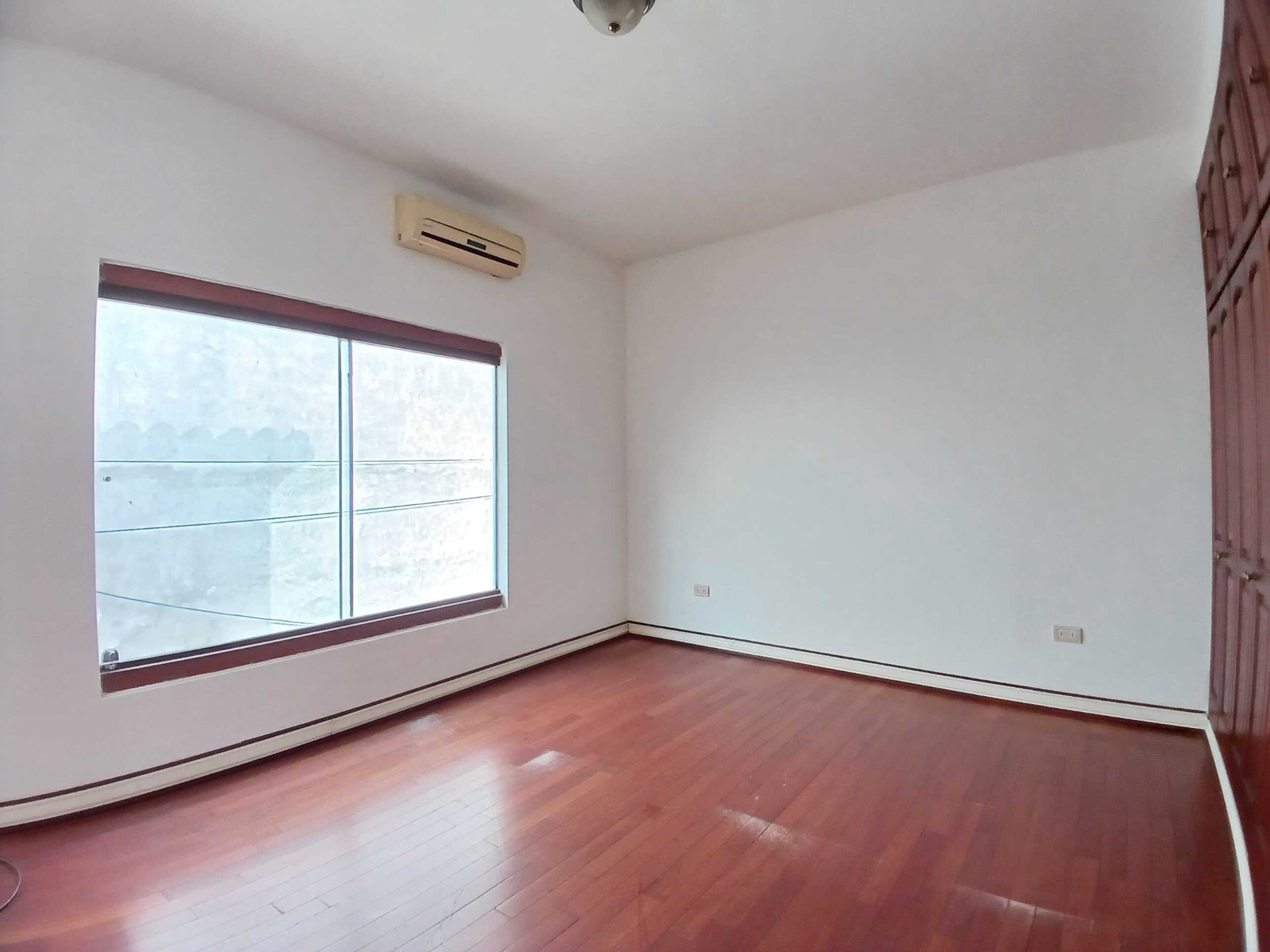 Casa en Entre 4to y 5to anillo Norte en Santa Cruz de la Sierra 3 dormitorios 3 baños 2 parqueos Foto 10