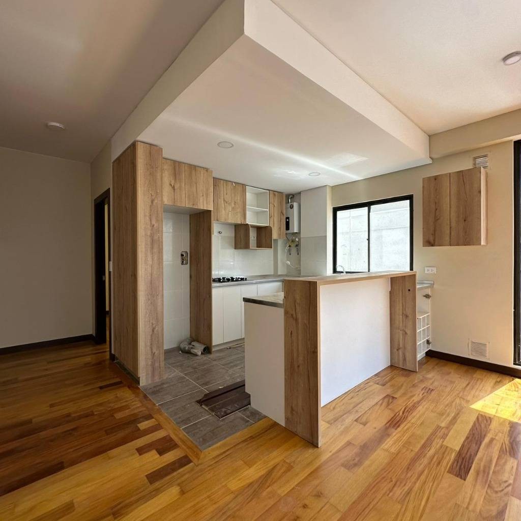 Departamento en AlquilerBONITO DEPARTAMENTO AMOBLADO O VACIO EN ALQUILER DE 2 DORMITORIOS EN CALACOTO CENTRO 2 dormitorios 3 baños  Foto 2