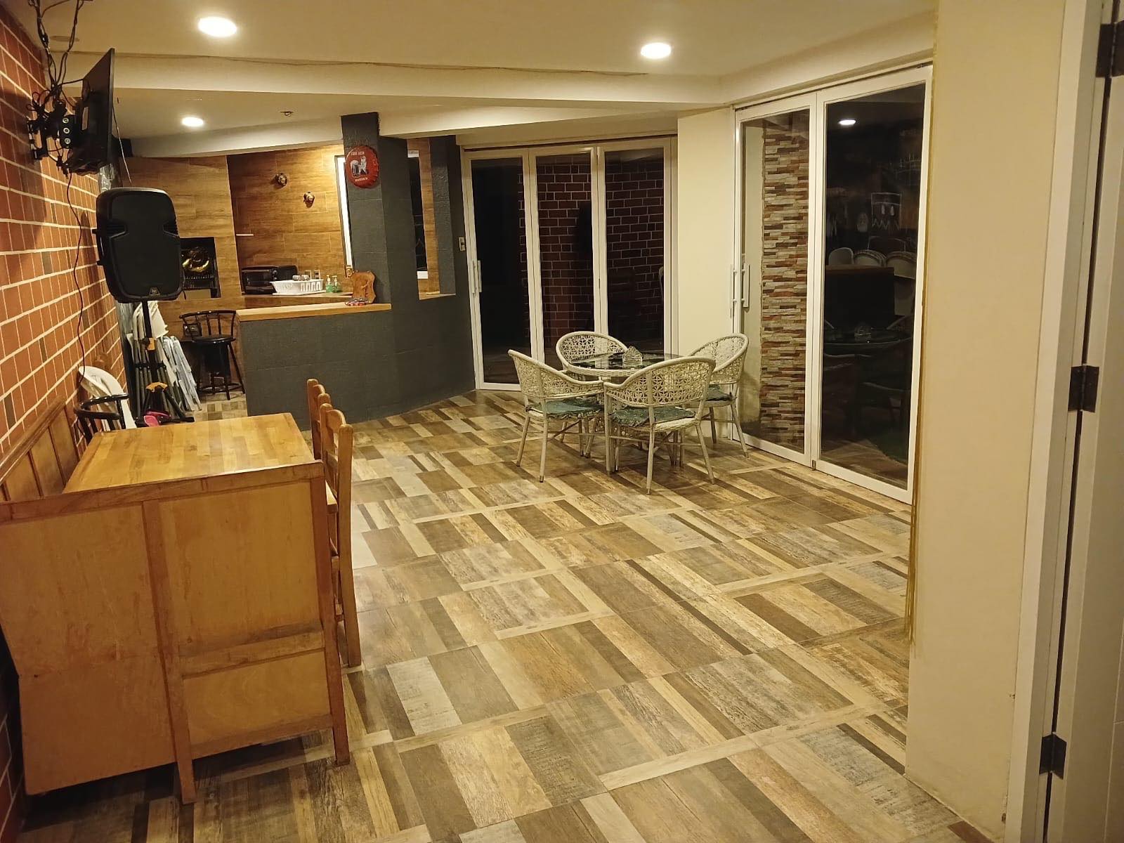 Casa en Mallasa en La Paz 4 dormitorios 5 baños 3 parqueos Foto 1