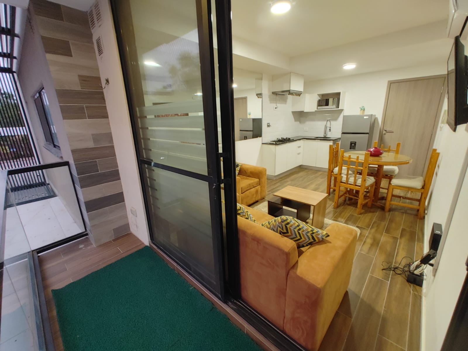 Departamento en Entre 8vo y 9no anillo Norte en Santa Cruz de la Sierra 1 dormitorios 1 baños 1 parqueos Foto 3