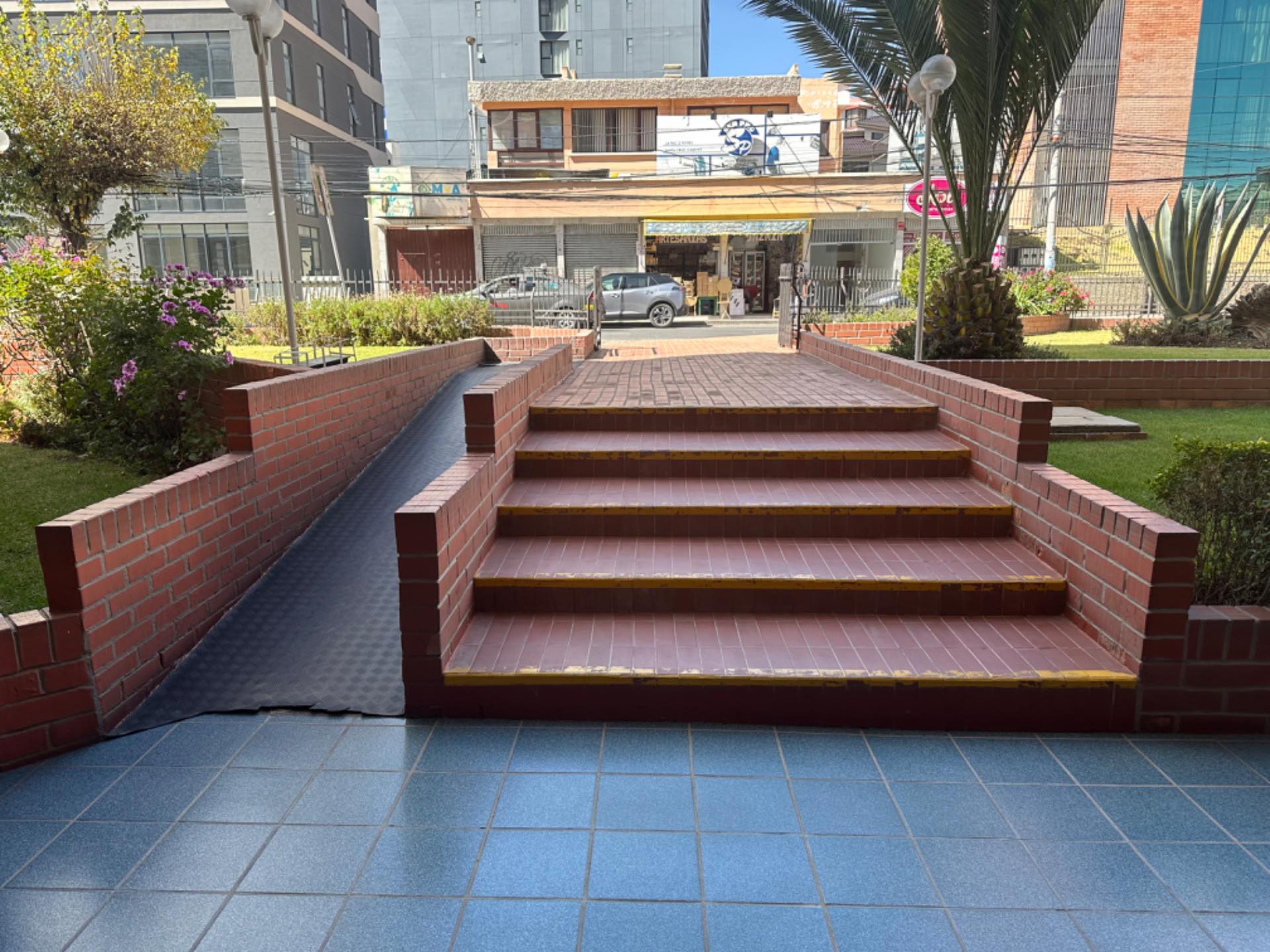 Departamento Venta en dólares. Oportunidad única
Calle 23 calacoto esquina Gabino Villanueva. Foto 2