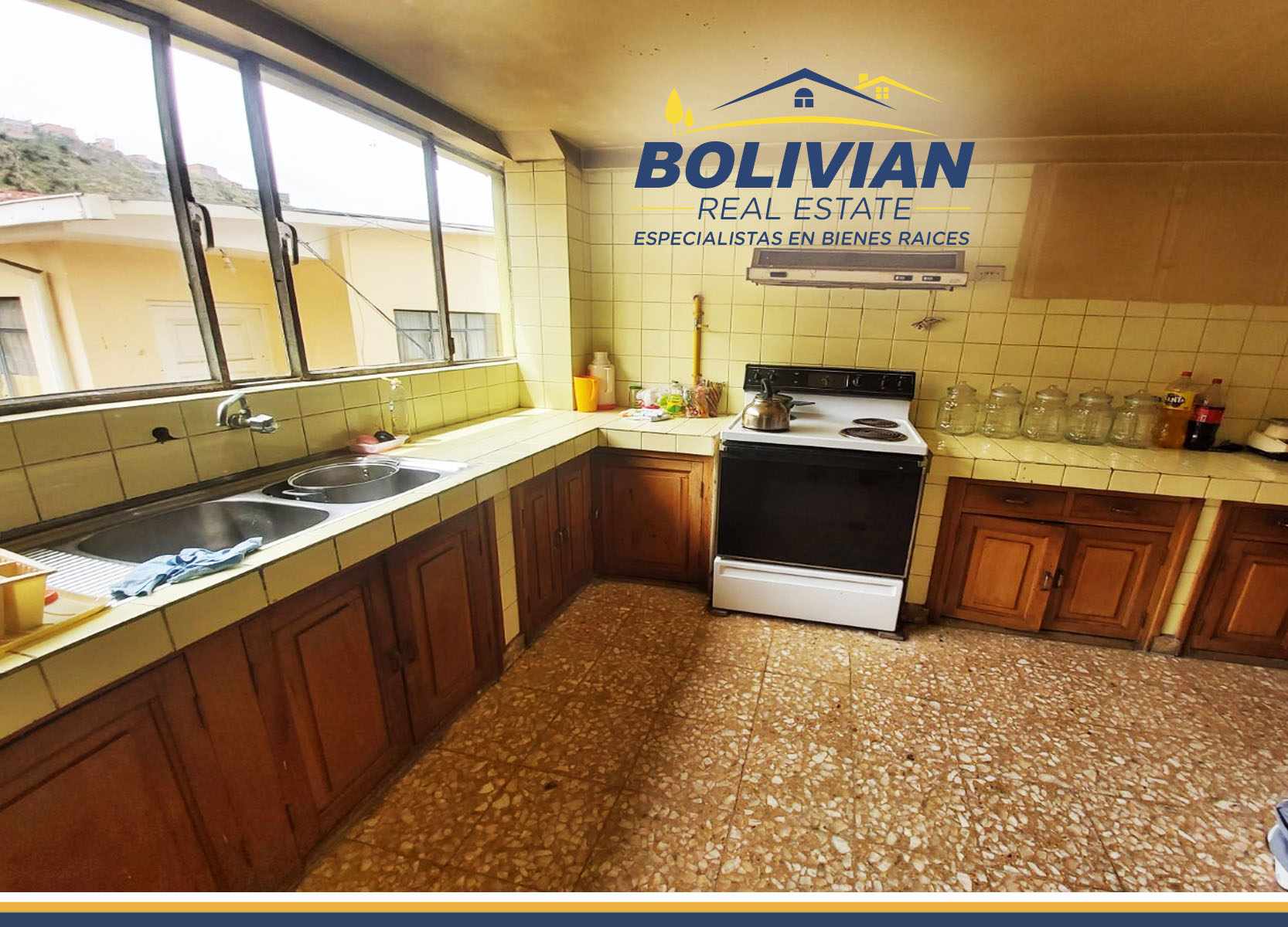 Casa en VentaIRPAVI CALLE SANCHEZ, SE VENDE CASA COMO TERRENO 3 dormitorios 3 baños 3 parqueos Foto 6