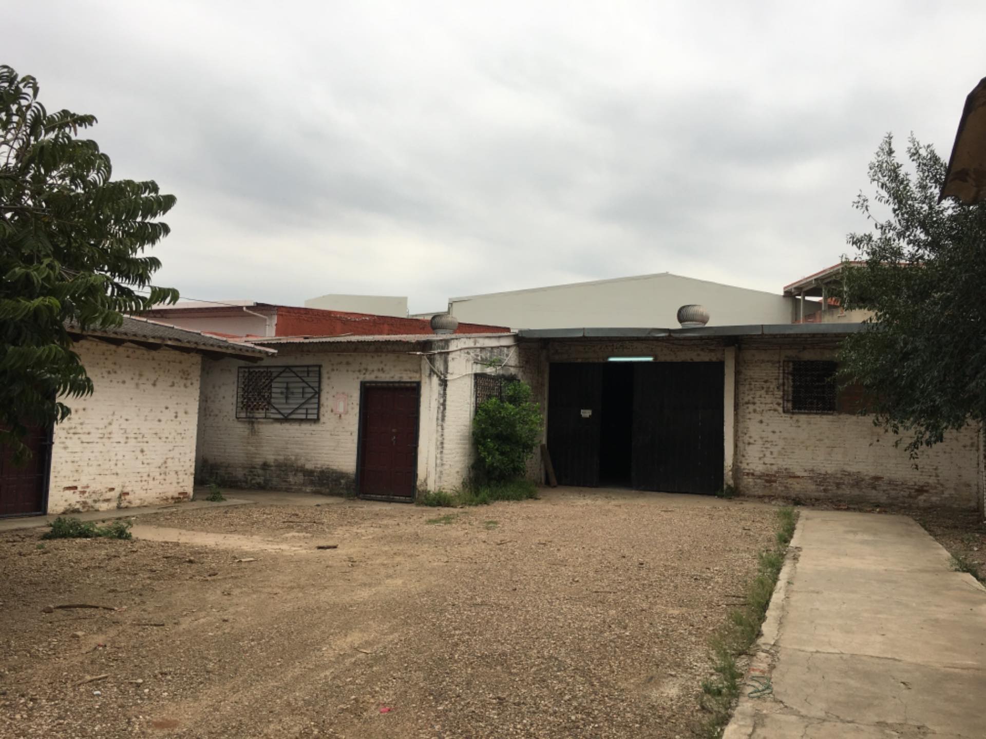Galpón en AlquilerAv. Brasil cerca Feria Barrio Lindo Foto 9