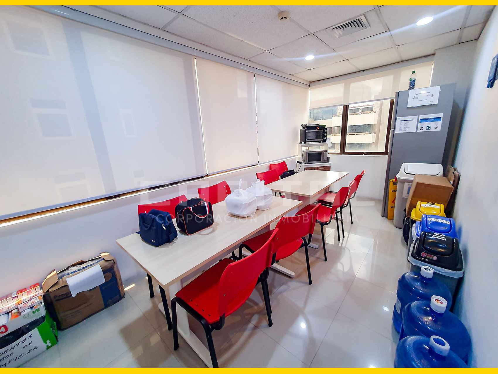 Oficina EN EDIFICIO EMPRESARIAL – ALQUILO OFICINA PARA EMPRESA DE PRIMER NIVEL Foto 3