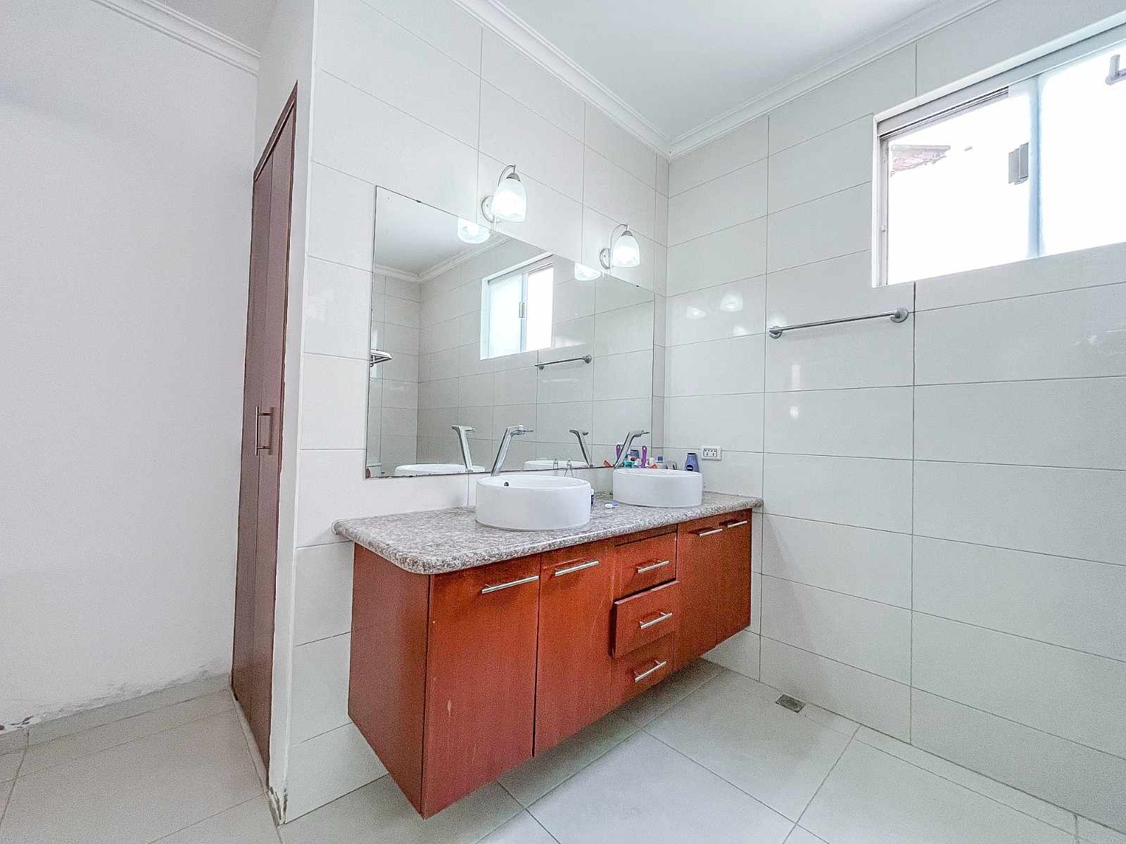 Casa en VentaHERMOSA CASA EN VILLA BONITA, CON UNA ESPECTACULAR PISCINA Y TODO LO QUE SOÑAS PARA TU FAMILIA 

 Foto 26