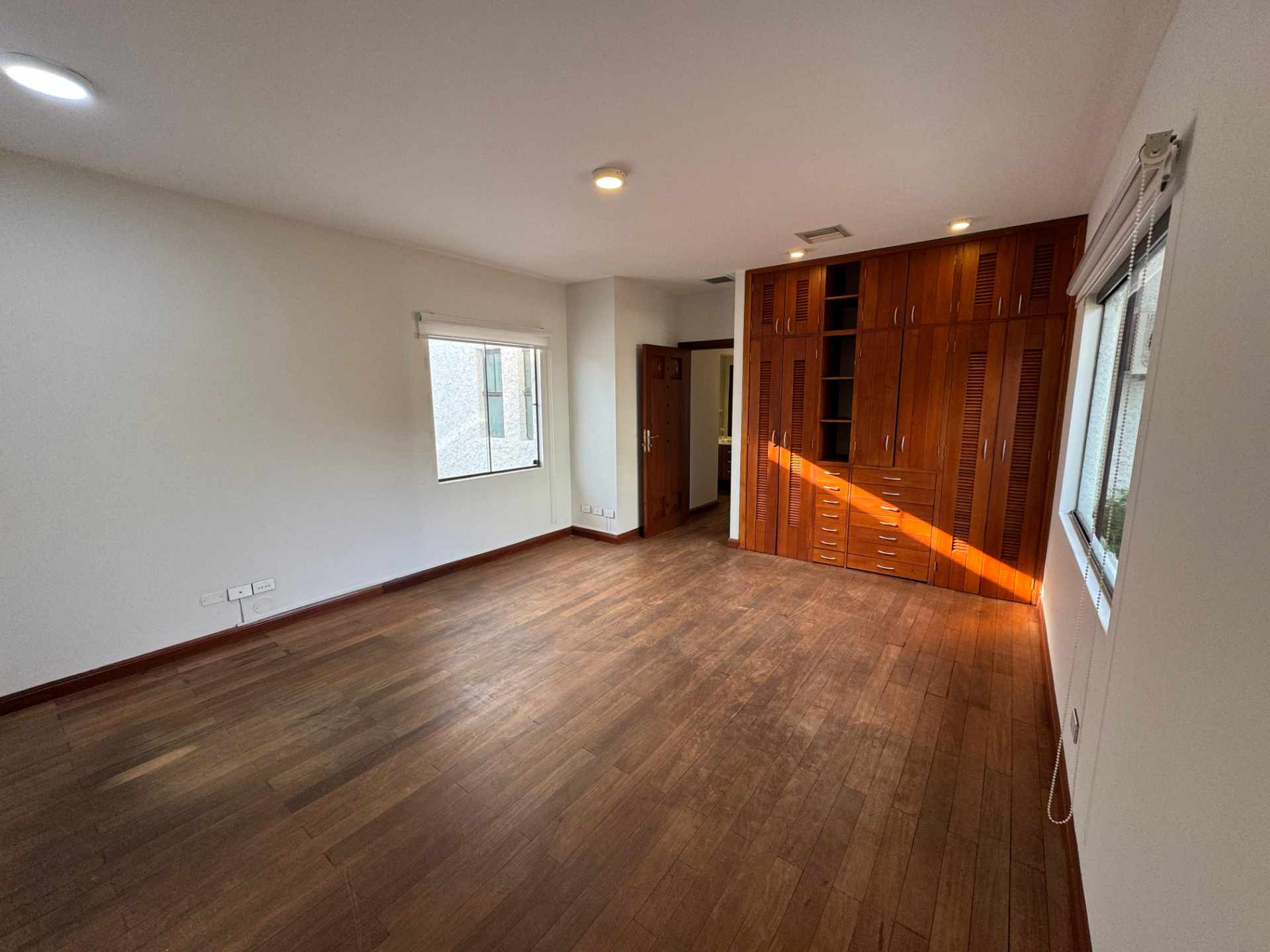 En Alquiler a $us 28,000 Foto 5