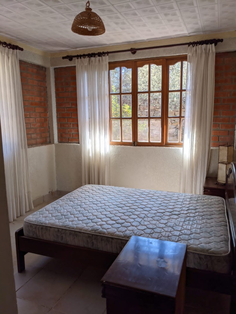 Casa en Tomatitas en Tarija 4 dormitorios 3 baños 6 parqueos Foto 35