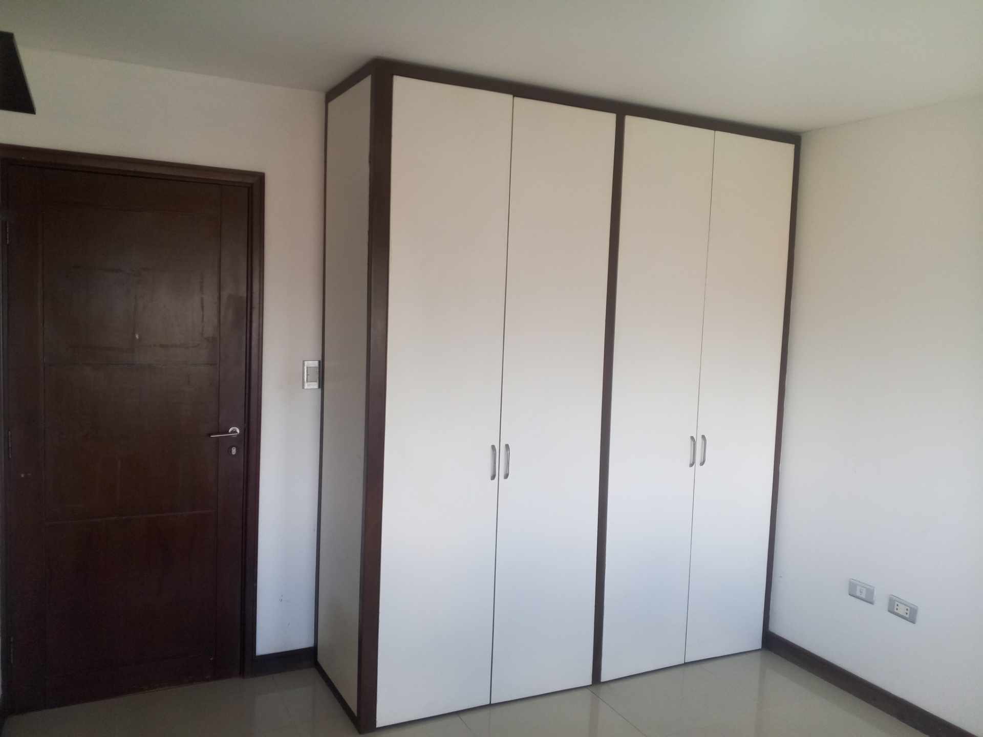 Departamento en VentaCondominio Cupesí, Vendo dpto. 2 dormitorios sin muebles, pet friendly, sobre Av. Ovidio Barbery (2do. y 3er. Anillo), cerca de Zona Isuto e Equipetrol. 2 dormitorios 2 baños 1 parqueos Foto 9